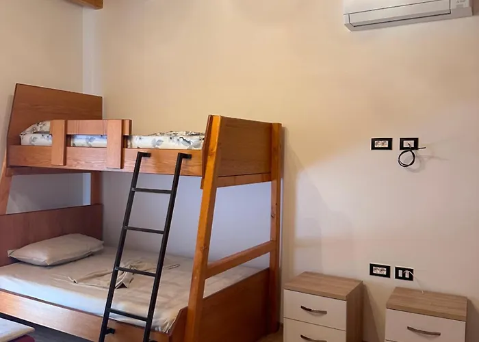 Mali בית הארחה