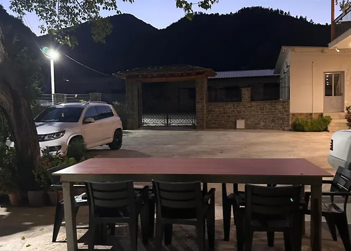 Mali בית הארחה